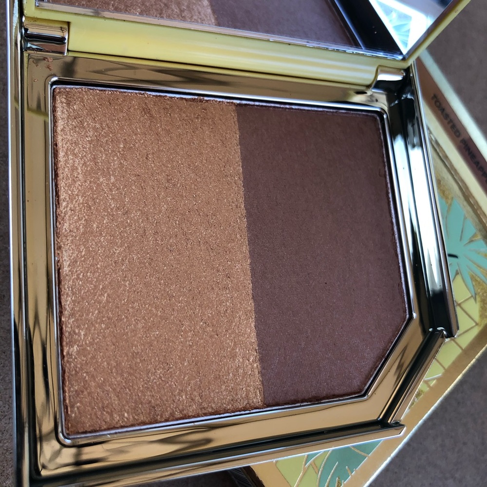 Too Faced Pineapple Paradise Bronzer & Highlighter - Picture 4 of 12
